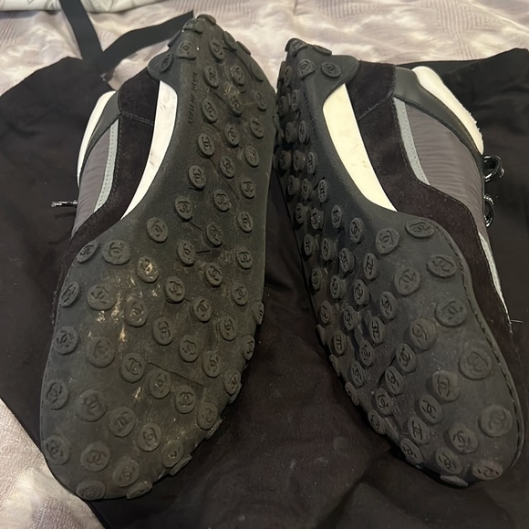 CHANEL Monochrome Lace-Up Sneakers - Picture 6 of 7